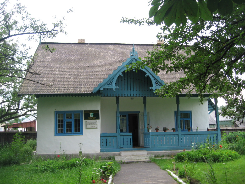 Casa_memorială_Nicolae_Labiş_de_la_Mălini